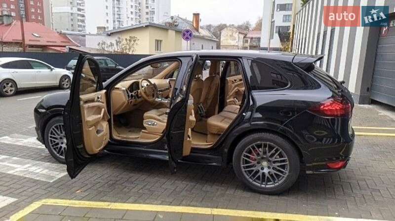Внедорожник / Кроссовер Porsche Cayenne 2013 в Львове