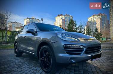 Позашляховик / Кросовер Porsche Cayenne 2014 в 