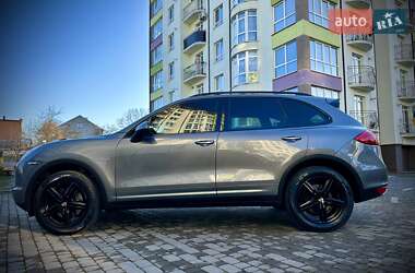 Позашляховик / Кросовер Porsche Cayenne 2014 в 