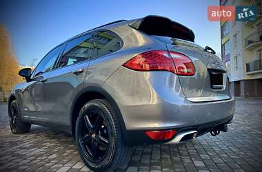 Позашляховик / Кросовер Porsche Cayenne 2014 в 