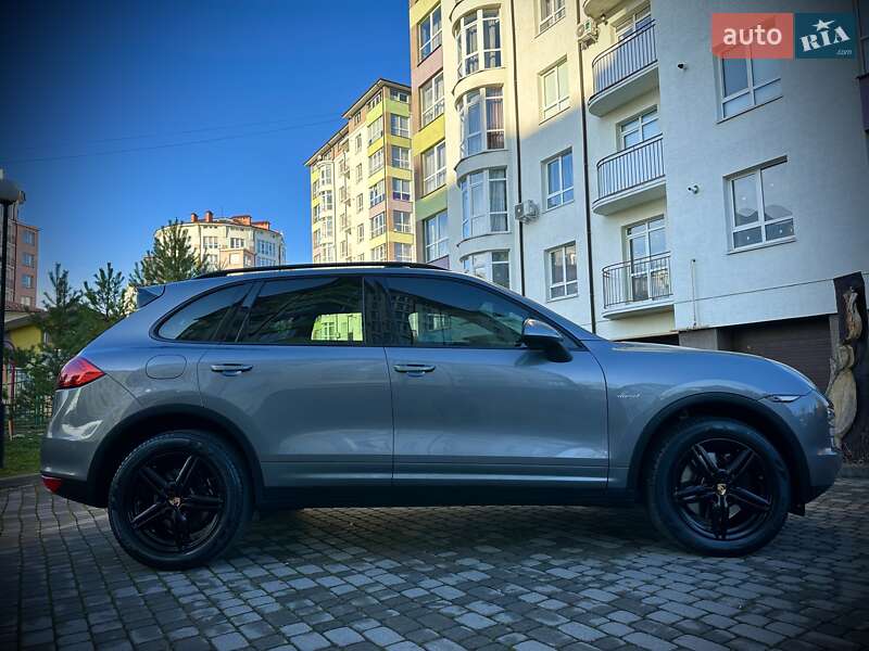 Внедорожник / Кроссовер Porsche Cayenne 2014 в Ивано-Франковске