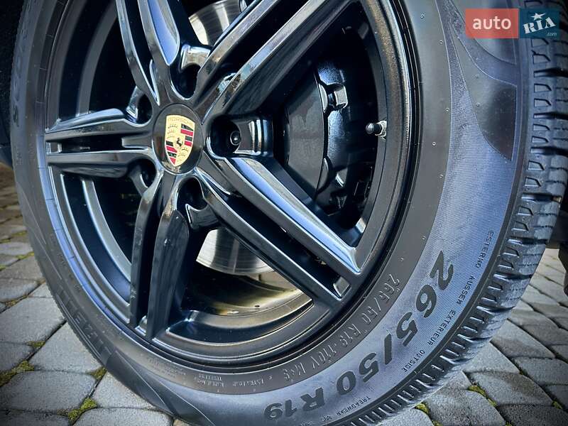 Внедорожник / Кроссовер Porsche Cayenne 2014 в Ивано-Франковске