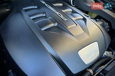 Позашляховик / Кросовер Porsche Cayenne 2014 в 
