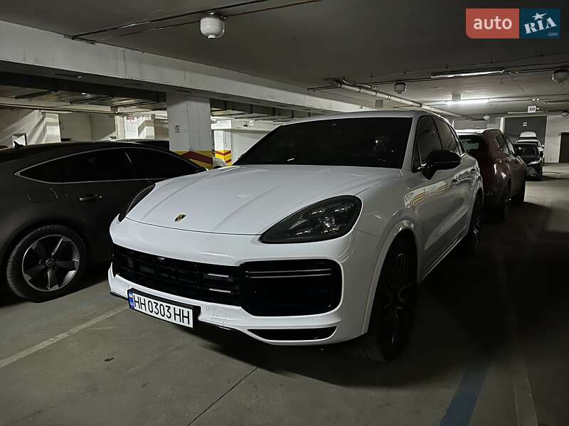 Внедорожник / Кроссовер Porsche Cayenne 2018 в 