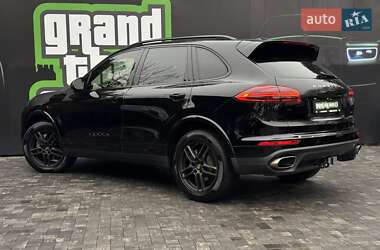 Внедорожник / Кроссовер Porsche Cayenne 2014 в 