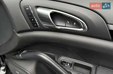 Внедорожник / Кроссовер Porsche Cayenne 2014 в 