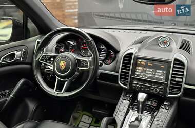 Внедорожник / Кроссовер Porsche Cayenne 2014 в 