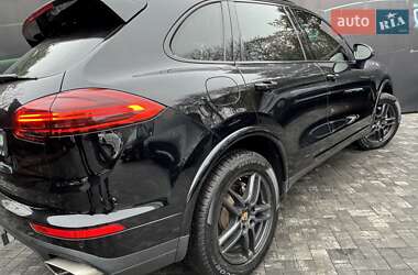 Внедорожник / Кроссовер Porsche Cayenne 2014 в 