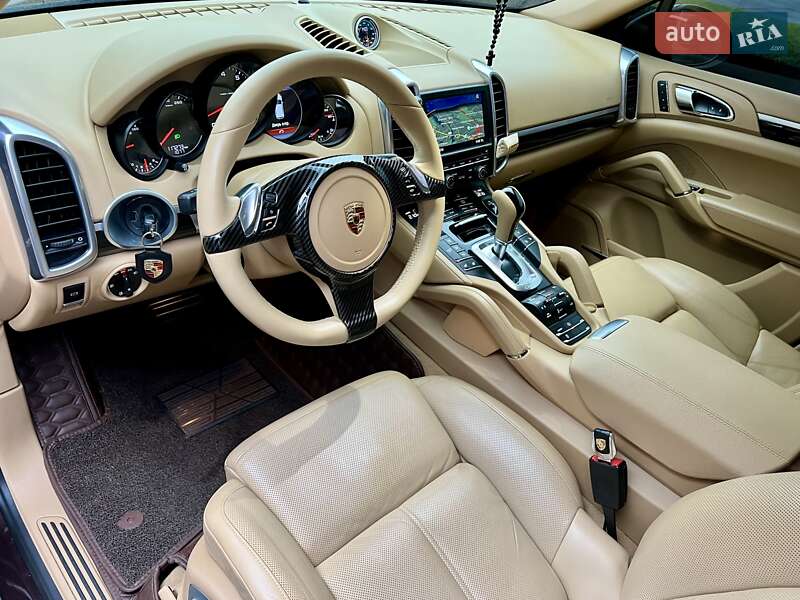 Внедорожник / Кроссовер Porsche Cayenne 2013 в Киеве