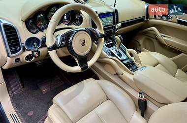 Позашляховик / Кросовер Porsche Cayenne 2013 в 