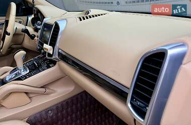 Позашляховик / Кросовер Porsche Cayenne 2013 в 