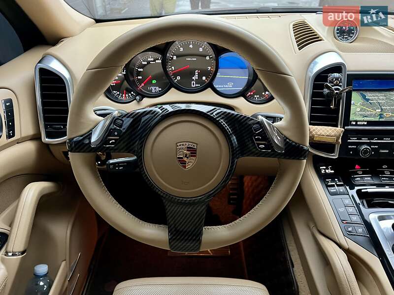 Внедорожник / Кроссовер Porsche Cayenne 2013 в Киеве