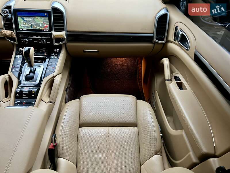 Внедорожник / Кроссовер Porsche Cayenne 2013 в Киеве