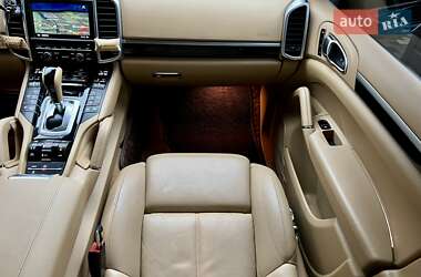 Позашляховик / Кросовер Porsche Cayenne 2013 в 