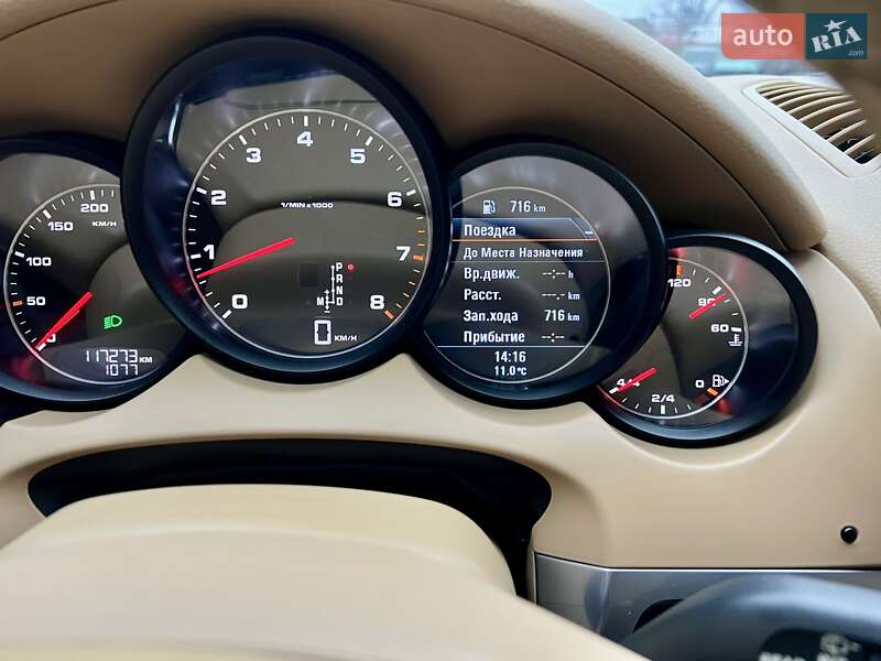 Внедорожник / Кроссовер Porsche Cayenne 2013 в Киеве
