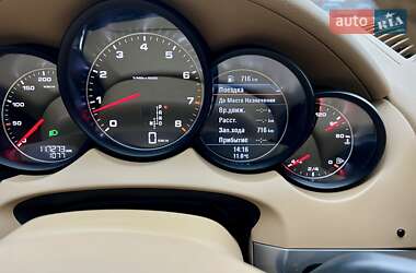Позашляховик / Кросовер Porsche Cayenne 2013 в 