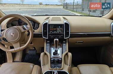 Внедорожник / Кроссовер Porsche Cayenne 2011 в 