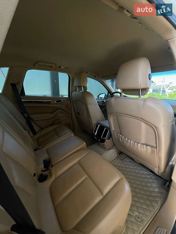 Внедорожник / Кроссовер Porsche Cayenne 2010 в Львове