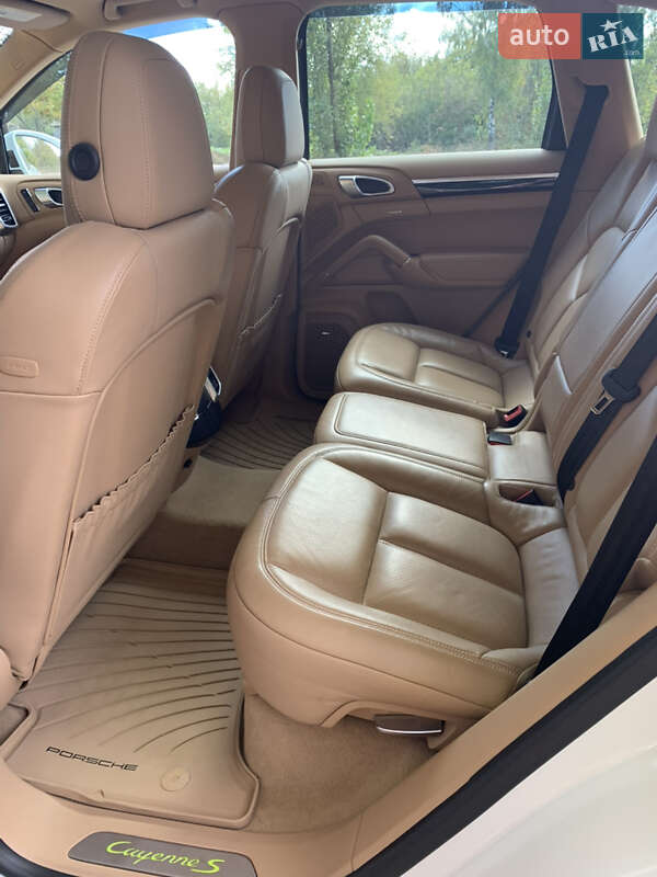 Позашляховик / Кросовер Porsche Cayenne 2017 в Черкасах фото 12 Позашляховик / Кросовер Porsche Cayenne 2017 в Черкасах