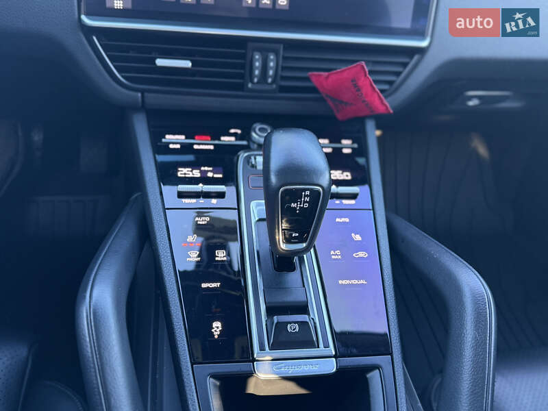 Позашляховик / Кросовер Porsche Cayenne 2019 в Одесі