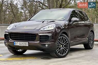 Позашляховик / Кросовер Porsche Cayenne 2015 в Києві