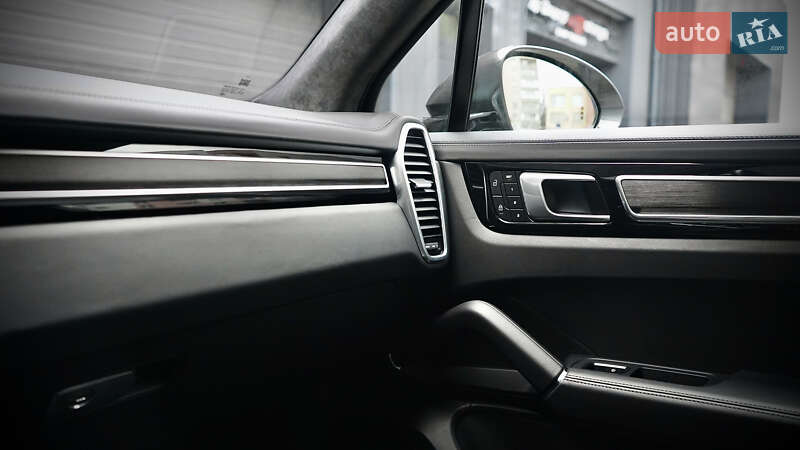 Внедорожник / Кроссовер Porsche Cayenne 2022 в Львове