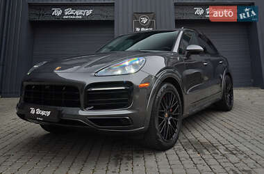 Внедорожник / Кроссовер Porsche Cayenne 2022 в 