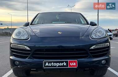 Внедорожник / Кроссовер Porsche Cayenne 2012 в 