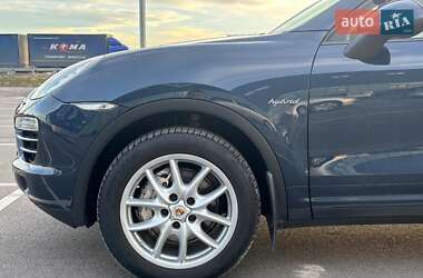 Внедорожник / Кроссовер Porsche Cayenne 2012 в 