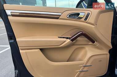 Внедорожник / Кроссовер Porsche Cayenne 2012 в 