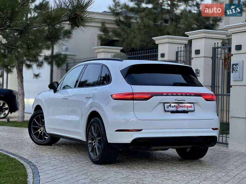 Позашляховик / Кросовер Porsche Cayenne 2018 в Одесі