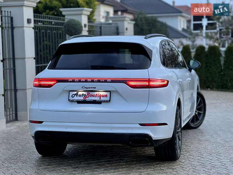 Позашляховик / Кросовер Porsche Cayenne 2018 в Одесі