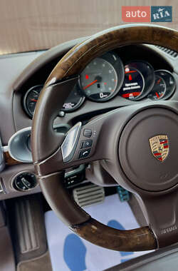 Внедорожник / Кроссовер Porsche Cayenne 2013 в Харькове