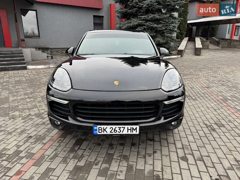 Внедорожник / Кроссовер Porsche Cayenne 2016 в Днепре