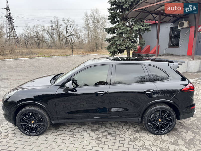 Внедорожник / Кроссовер Porsche Cayenne 2016 в Днепре