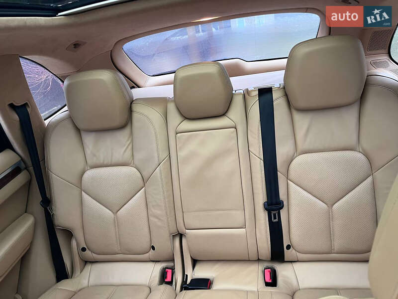 Позашляховик / Кросовер Porsche Cayenne 2011 в Переяславі