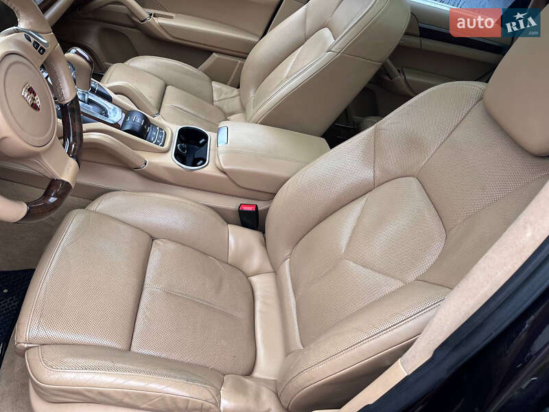 Позашляховик / Кросовер Porsche Cayenne 2011 в Переяславі