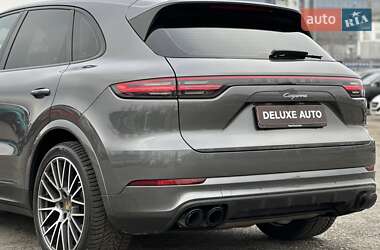 Внедорожник / Кроссовер Porsche Cayenne 2021 в Киеве