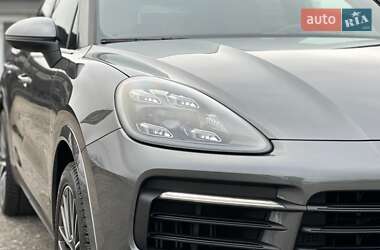 Внедорожник / Кроссовер Porsche Cayenne 2021 в Киеве