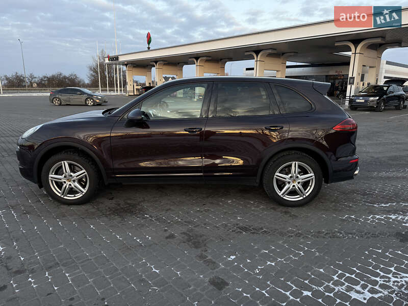 Внедорожник / Кроссовер Porsche Cayenne 2015 в Ровно