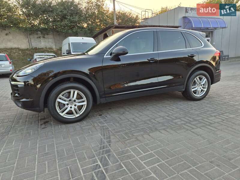 Внедорожник / Кроссовер Porsche Cayenne 2015 в Тернополе