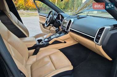 Внедорожник / Кроссовер Porsche Cayenne 2015 в 