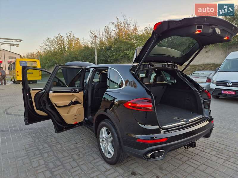 Внедорожник / Кроссовер Porsche Cayenne 2015 в Тернополе
