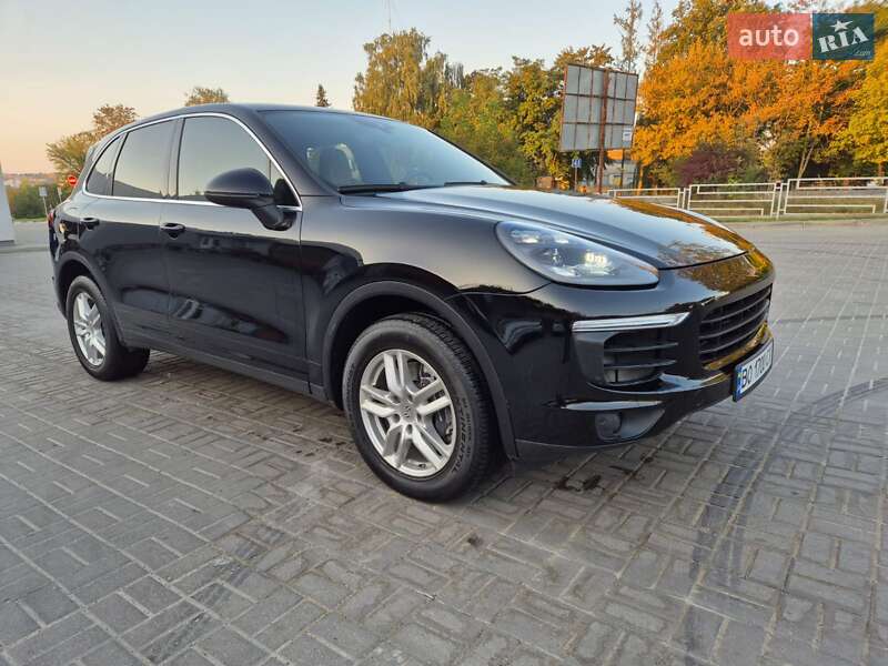 Внедорожник / Кроссовер Porsche Cayenne 2015 в Тернополе