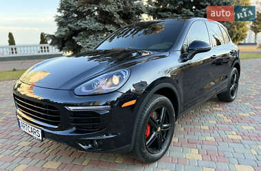 Внедорожник / Кроссовер Porsche Cayenne 2015 в 