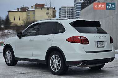 Позашляховик / Кросовер Porsche Cayenne 2012 в Львові