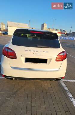 Внедорожник / Кроссовер Porsche Cayenne 2013 в 