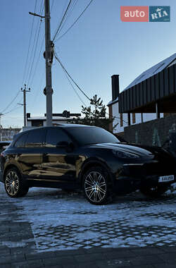 Внедорожник / Кроссовер Porsche Cayenne 2017 в 