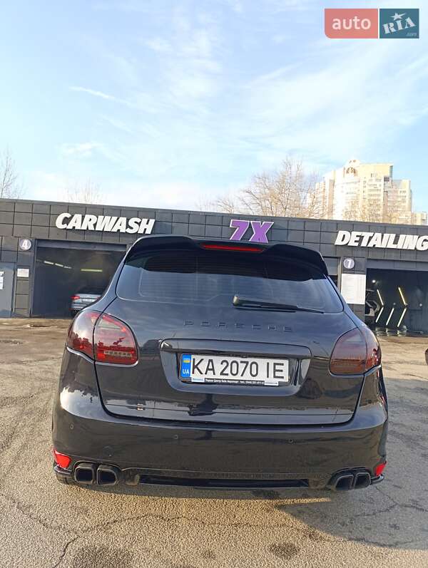 Позашляховик / Кросовер Porsche Cayenne 2013 в Києві