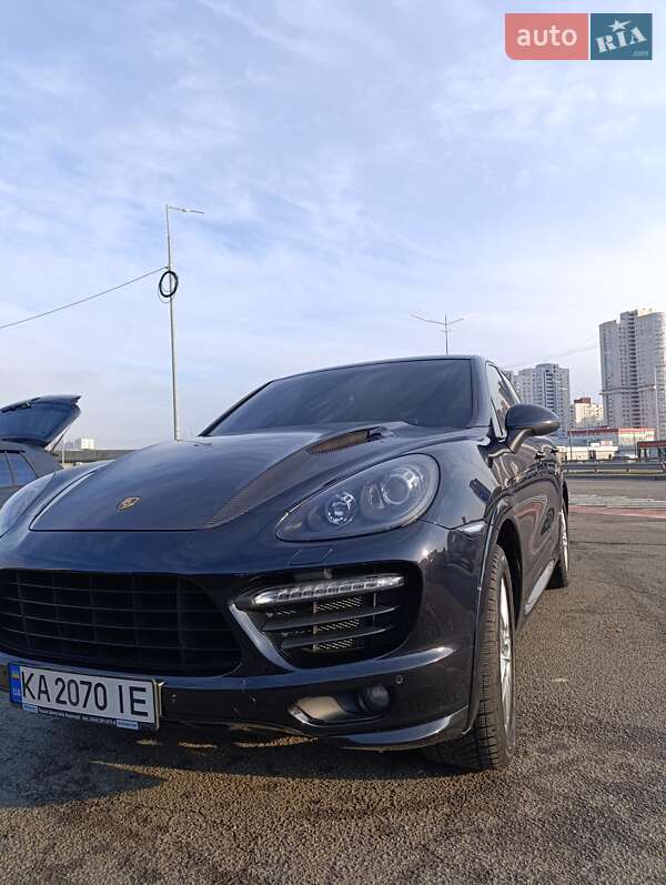 Позашляховик / Кросовер Porsche Cayenne 2013 в Києві